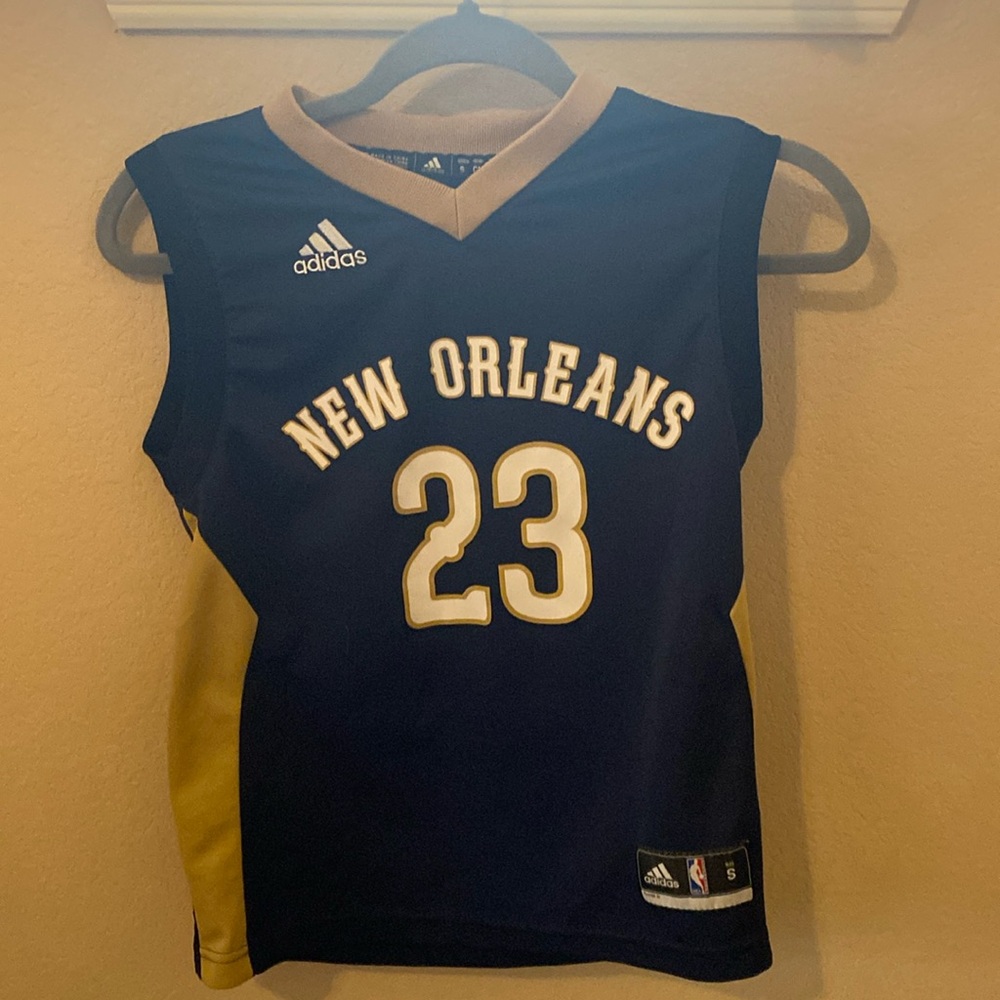 Youth Davis Pelicans jersey - size youth small